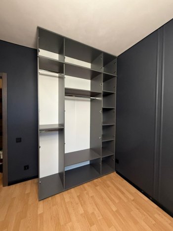 Шкаф 1600 мм 4-х створчатый Норд с антресолью графит (Миф) в Среднеуральске - sredneuralsk.mebel-e96.ru